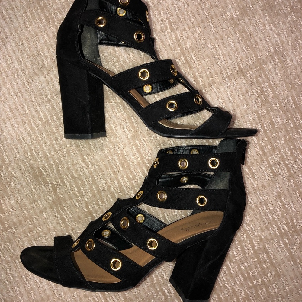 Black and gold grommet chunky heel - Picture 3 of 4